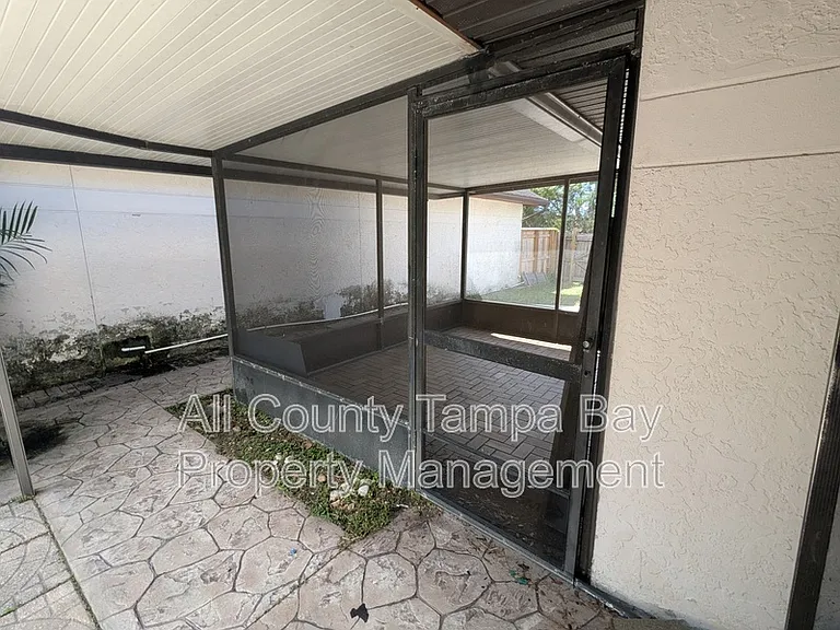 10914 Landon Ln — Photo 3