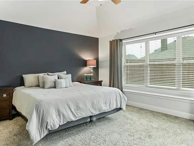 260 Hilltop Dr — Photo 14
