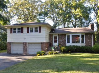 41 Saw Mill Dr, Berkeley Heights, NJ 07922