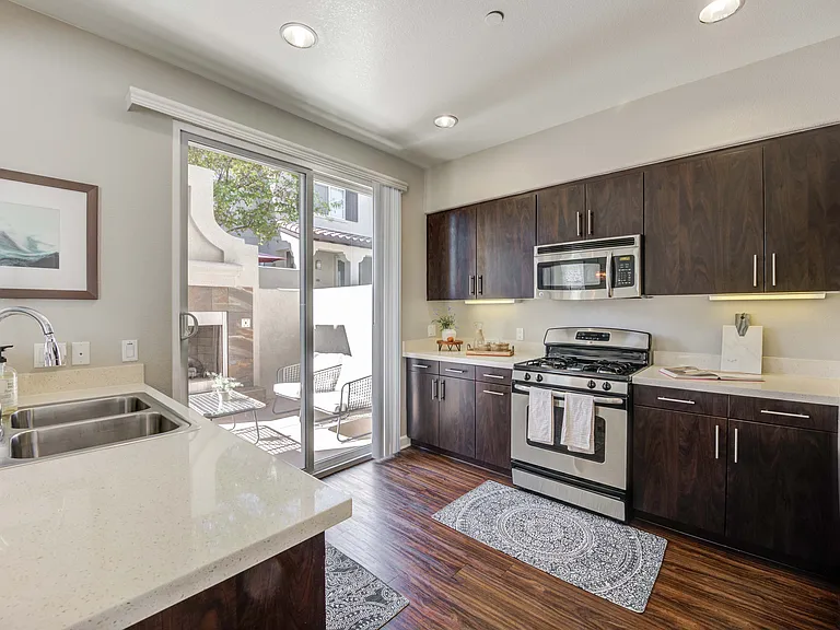 Townhomes at Lost Canyon — Photo 12