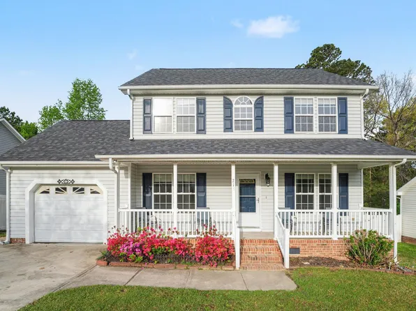 215 Spinel Ln, Knightdale, NC 27545