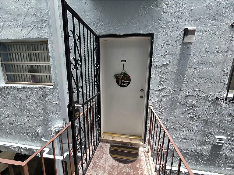 1555 W 44th Pl #235 — Photo 39