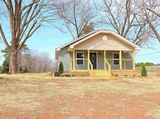 1736 Ezell Rd, Chesnee, SC 29323