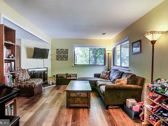 3rd image of 5715 Nordeen Oak Ct