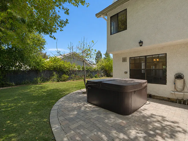 4215 Balcony Dr — Photo 45