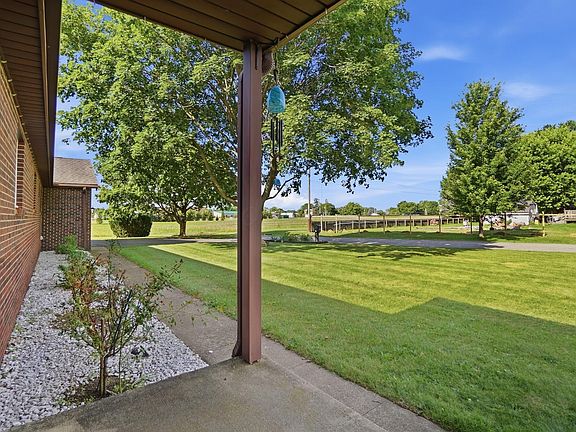 3rd image of 330 Northview Dr