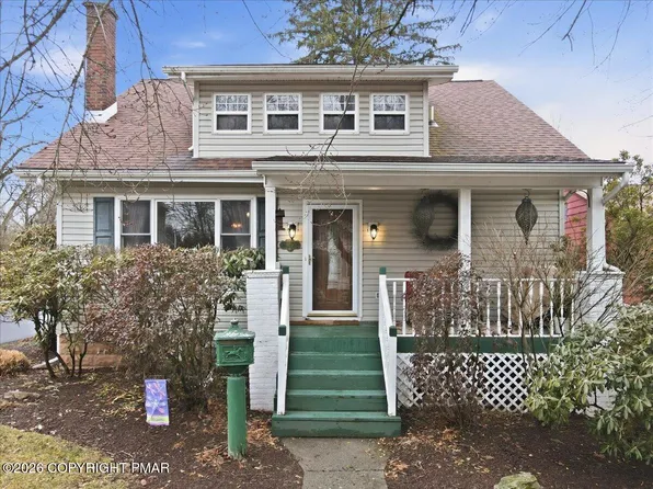 529 Lindbergh Ave, Stroudsburg, PA 18360