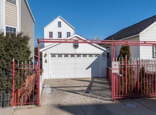 2318 W 19th St, Chicago, IL 60608
