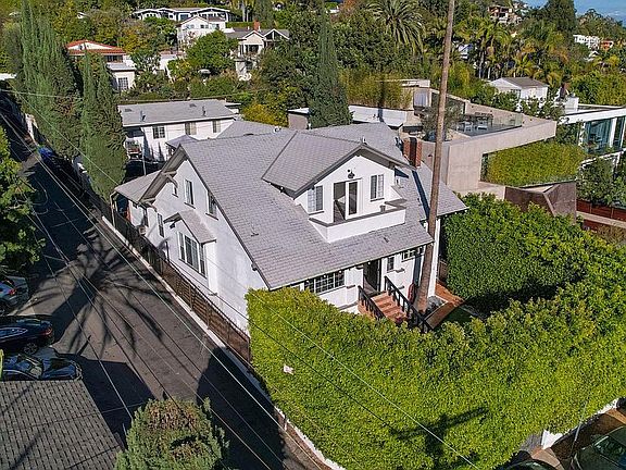 5th image of 8975 Shoreham Dr