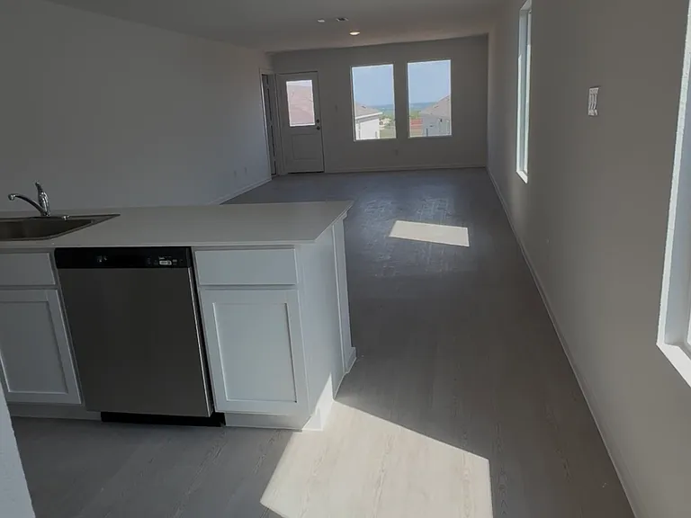 472 Sarah Way — Photo 5
