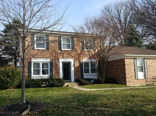 25360 Surrey Ln, Farmington Hills, MI 48335