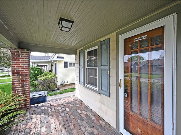2nd image of 2127 Moreland Ave