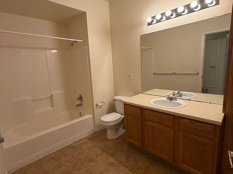 3002 W Elizabeth St #22C — Photo 11