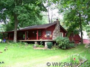 1042 Apple Creek Rd, Waynesville, NC 28786