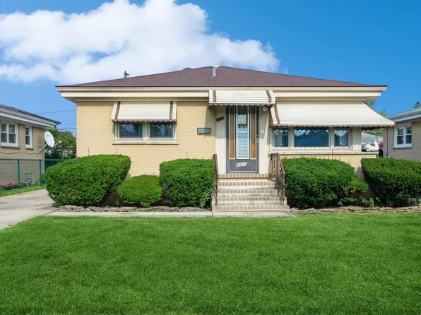 4925 N Ozanam Ave, Norridge, IL 60706