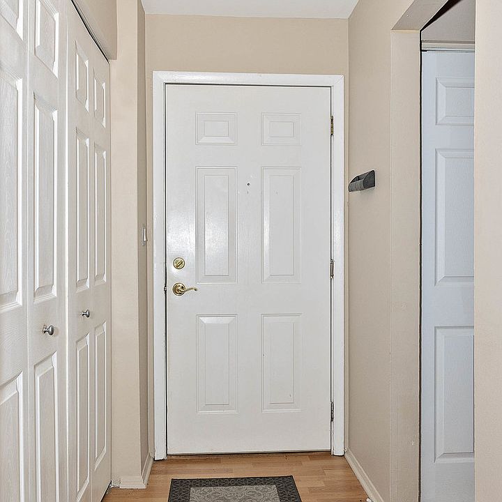 375 W Winchester Rd Libertyville IL Zillow