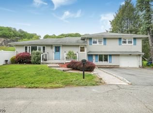 22 Federal Hill Rd, Pompton Lakes Boro, NJ 07442