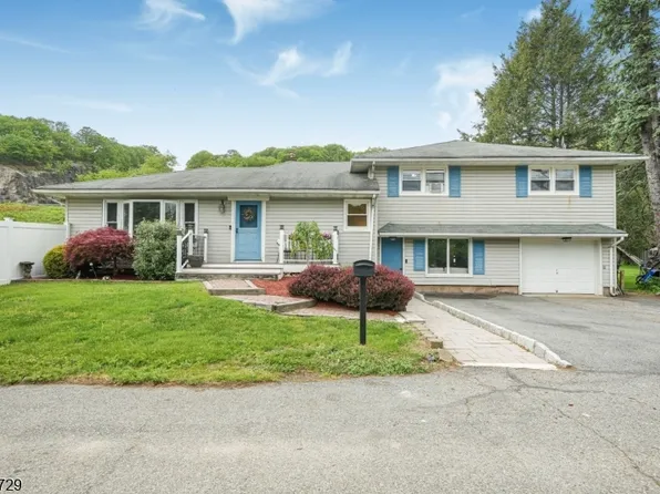22 Federal Hill Rd, Pompton Lakes Boro, NJ 07442