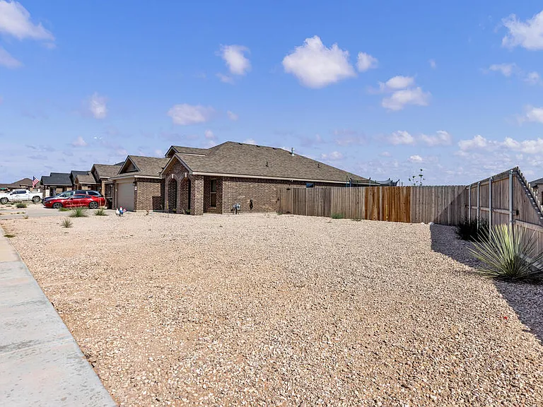 2512 Blazing Saddle Blvd — Photo 26