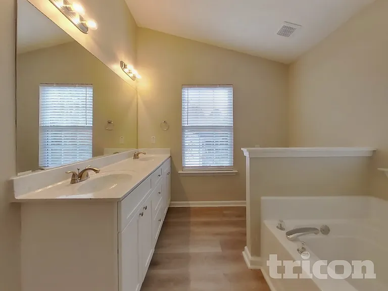 5316 Paddington Ln — Photo 9