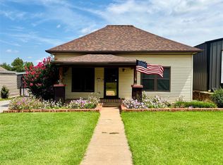 205 E 1st St, Carnegie, OK 73015