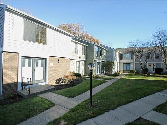 2nd image of 70 Village Trl