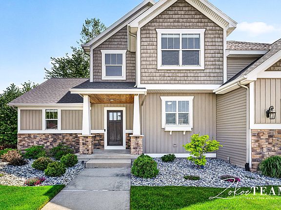 4th image of 1922 Stratford Ln NW