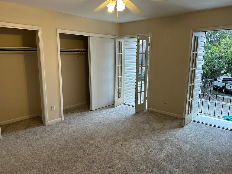 3731 Bunkerhill Dr — Photo 15