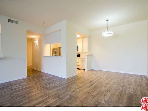 3rd image of 2175 N Beverly Glen Blvd #309