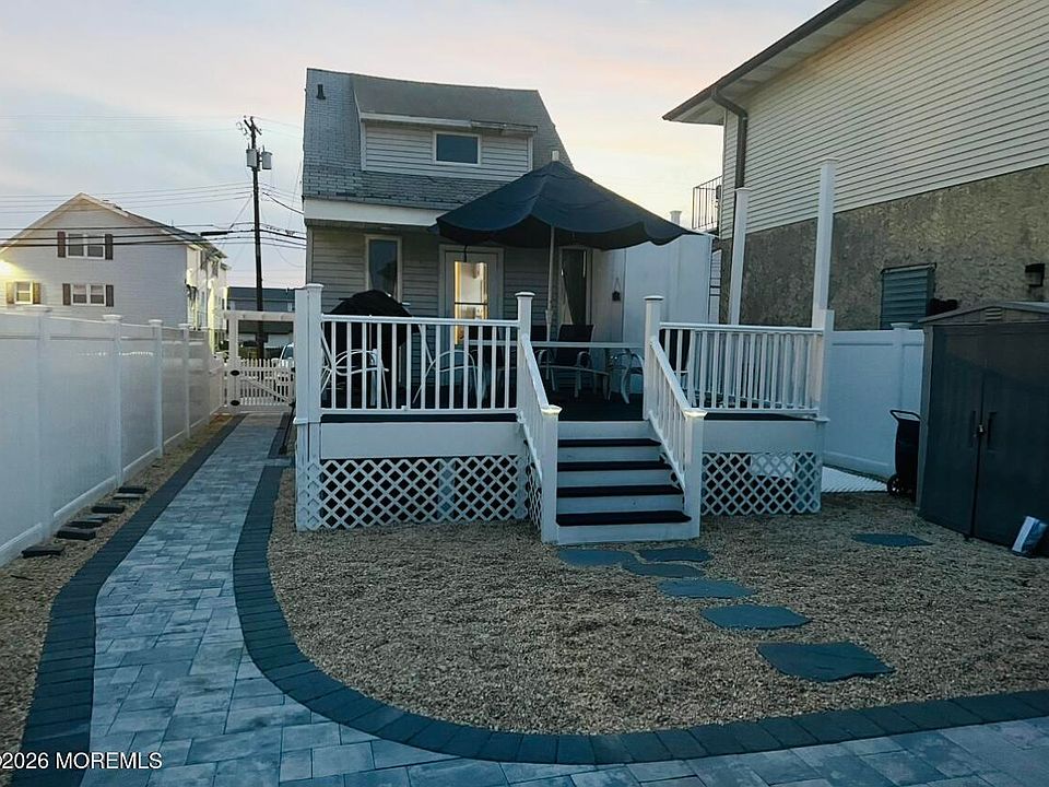 1st image of 1704 Boulevard