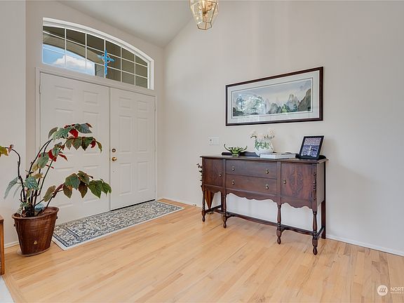 4th image of 6017 150th Street SE