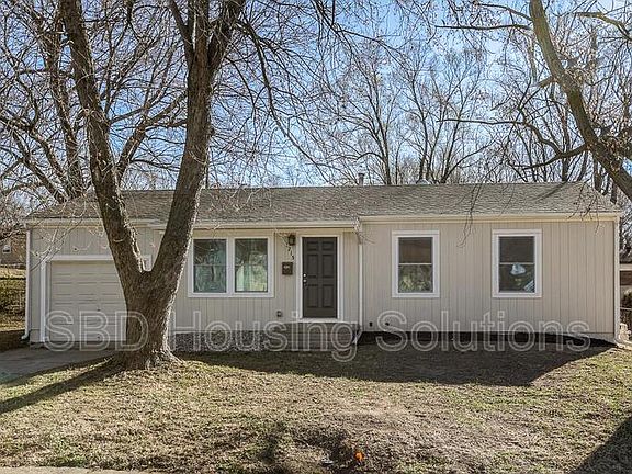 3rd image of 1215 N Cedar Ave #D