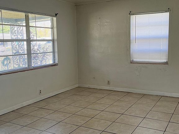 4th image of 5110 SE 110th St APT A