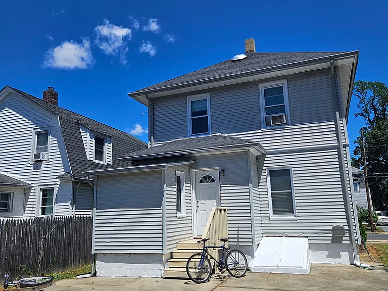 19 Westside Ave — Photo 3