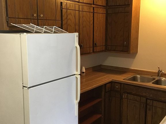 3rd image of 207 13th St N APT 7