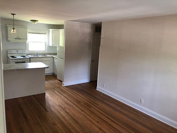2nd image of 854 Louise Cir #D