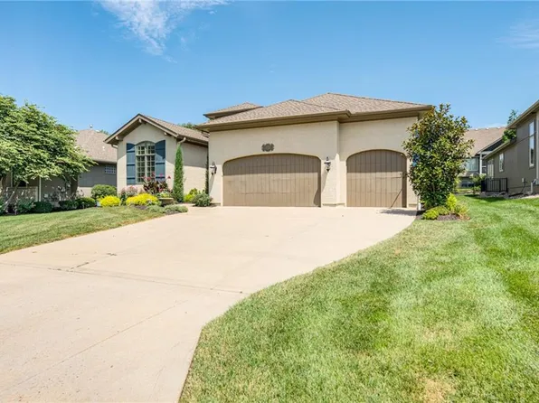 14711 Norwood St, Leawood, KS 66224