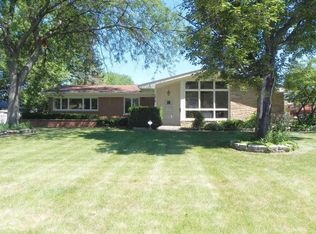 1016 Lehnertz Ave, Aurora, IL 60505