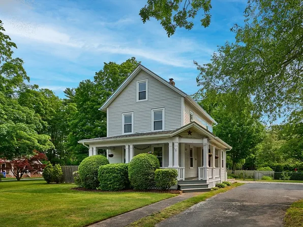 103 Holyoke St, Easthampton, MA 01027