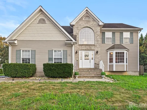 15 Anderson Ave, Monroe Township, NJ 08831