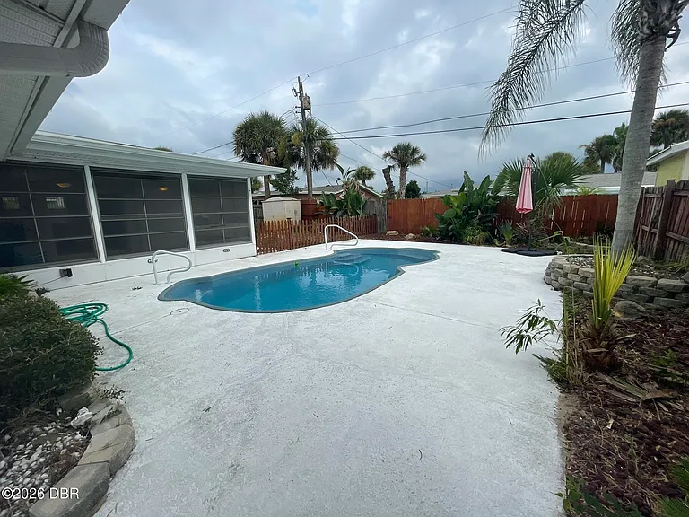 135 Kent Dr — Photo 21