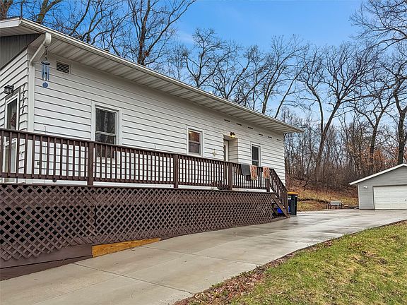 4th image of 1524 Quarry Street