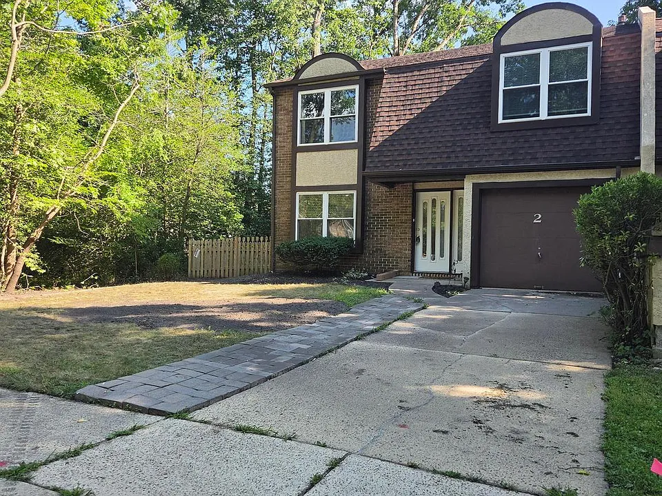 2 Goshawk Ct