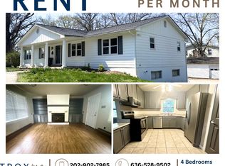 151 Colonial Ln, Troy, MO 63379