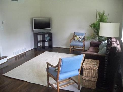 4th image of 3764 Lyndon Center Ct