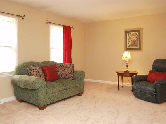 3rd image of 151 Collington Dr