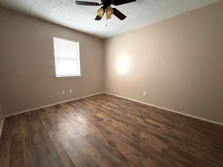 2210 W Elisa Ln — Photo 54