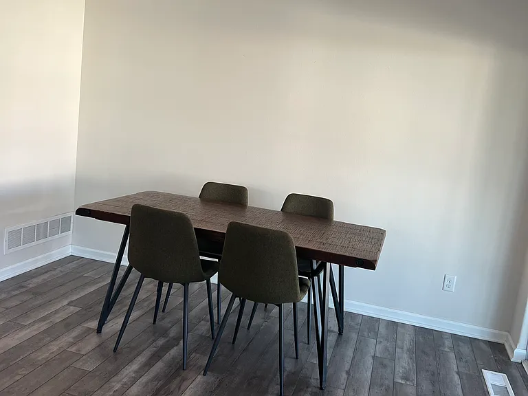 1220 Ronald Way — Photo 7