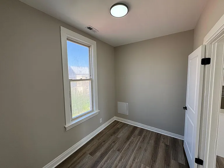 2360 S Sacramento Ave #1R — Photo 9