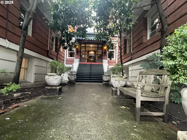 2083 NW Johnson St APT 5, Portland, OR 97209